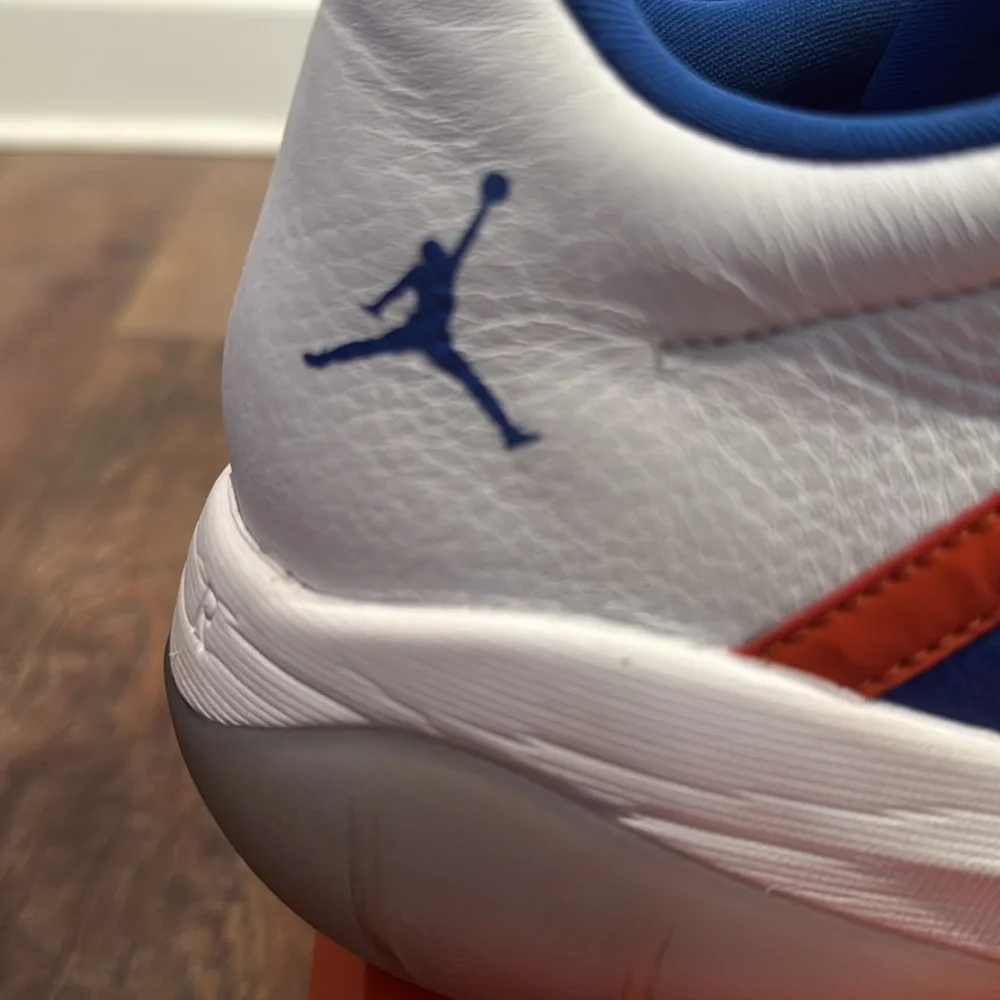 MENS JORDAN 11 UNIVERSITY OF FLORIDA SHOE SIZE 14
